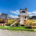 Dworek Mysliwski Hubert-tutaj Czeka Na Ciebie Oszczednosc & Komfort & Najlepsza Lokalizacja, Jestesmy Przy Samych Termach Bania I Stoku Narciarskiego Kotelnica, Na Miejscu Wypozyczalnia Nart, Rowerow W Atrakcyjnej Cenie Dla Gosci Oraz Darmowy Parking