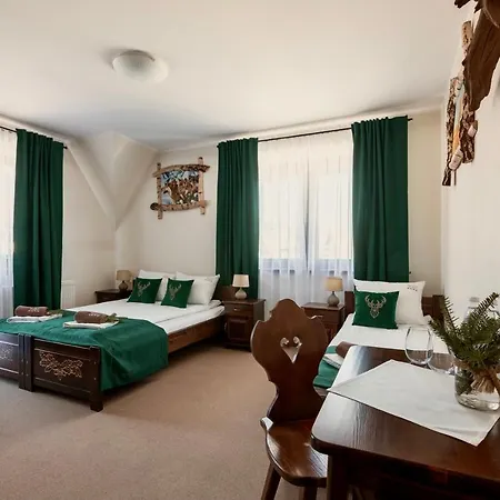 Bed & Breakfast Dworek Mysliwski Hubert-swietna Lokalizacja 50m Od Term Bania 3*