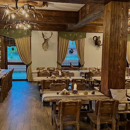 Bed & Breakfast Dworek Mysliwski Hubert-swietna Lokalizacja 50m Od Term Bania 3*