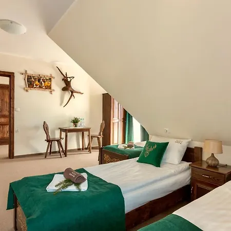 Dworek Mysliwski Hubert-swietna Lokalizacja 50m Od Term Bania Bed & Breakfast 3*