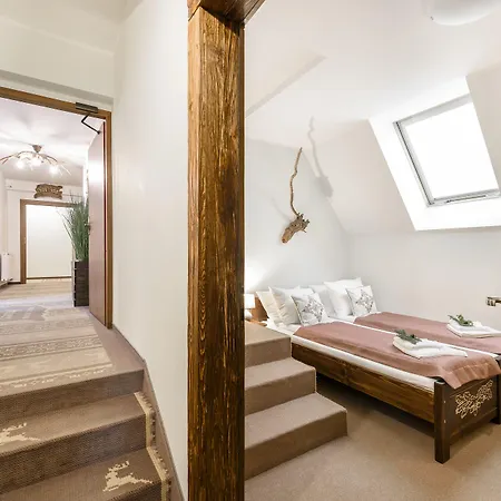 Dworek Mysliwski Hubert-tutaj Czeka Na Ciebie Oszczednosc & Komfort & Najlepsza Lokalizacja, Jestesmy Przy Samych Termach Bania I Stoku Narciarskiego Kotelnica, Na Miejscu Wypozyczalnia Nart, Rowerow W Atrakcyjnej Cenie Dla Gosci Oraz Darmowy Parking לינה וארוחת בוקר 3*