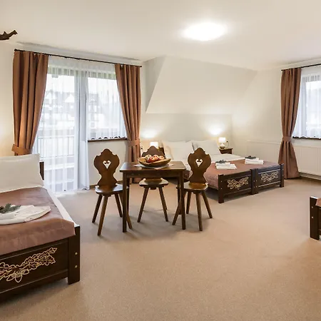 Dworek Mysliwski Hubert-tutaj Czeka Na Ciebie Oszczednosc & Komfort & Najlepsza Lokalizacja, Jestesmy Przy Samych Termach Bania I Stoku Narciarskiego Kotelnica, Na Miejscu Wypozyczalnia Nart, Rowerow W Atrakcyjnej Cenie Dla Gosci Oraz Darmowy Parking 3* ביאלקה טטרנסקה