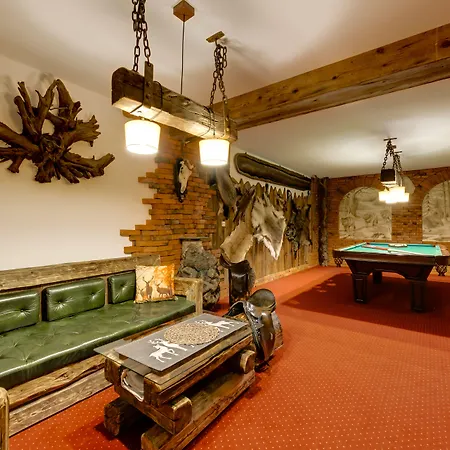 Dworek Mysliwski Hubert-tutaj Czeka Na Ciebie Oszczednosc & Komfort & Najlepsza Lokalizacja, Jestesmy Przy Samych Termach Bania I Stoku Narciarskiego Kotelnica, Na Miejscu Wypozyczalnia Nart, Rowerow W Atrakcyjnej Cenie Dla Gosci Oraz Darmowy Parking לינה וארוחת בוקר