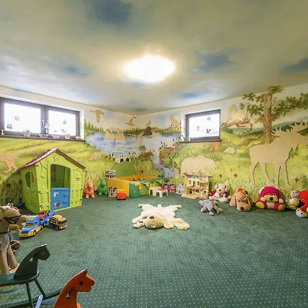 Dworek Mysliwski Hubert-tutaj Czeka Na Ciebie Oszczednosc & Komfort & Najlepsza Lokalizacja, Jestesmy Przy Samych Termach Bania I Stoku Narciarskiego Kotelnica, Na Miejscu Wypozyczalnia Nart, Rowerow W Atrakcyjnej Cenie Dla Gosci Oraz Darmowy Parking לינה וארוחת בוקר ביאלקה טטרנסקה