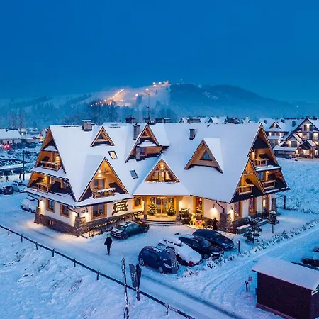 לינה וארוחת בוקר Dworek Mysliwski Hubert-tutaj Czeka Na Ciebie Oszczednosc & Komfort & Najlepsza Lokalizacja, Jestesmy Przy Samych Termach Bania I Stoku Narciarskiego Kotelnica, Na Miejscu Wypozyczalnia Nart, Rowerow W Atrakcyjnej Cenie Dla Gosci Oraz Darmowy Parking 3*