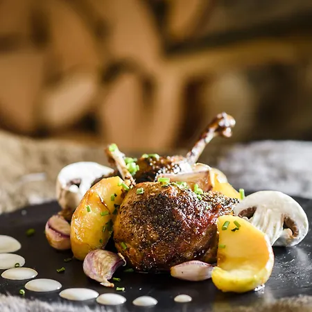 Dworek Mysliwski Hubert-tutaj Czeka Na Ciebie Oszczednosc & Komfort & Najlepsza Lokalizacja, Jestesmy Przy Samych Termach Bania I Stoku Narciarskiego Kotelnica, Na Miejscu Wypozyczalnia Nart, Rowerow W Atrakcyjnej Cenie Dla Gosci Oraz Darmowy Parking לינה וארוחת בוקר ביאלקה טטרנסקה