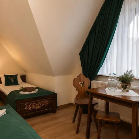 Dworek Mysliwski Hubert- Przy Samych Termach Bania I Stoku Narciarskiego Kotelnica, Na Miejscu Wypozyczalnia Nart, Rowerow Elektrycznych W Atrakcyjnej Cenie Dla Gosci 3*