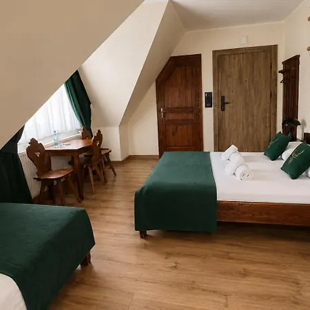 Dworek Mysliwski Hubert- Przy Samych Termach Bania I Stoku Narciarskiego Kotelnica, Na Miejscu Wypozyczalnia Nart, Rowerow Elektrycznych W Atrakcyjnej Cenie Dla Gosci